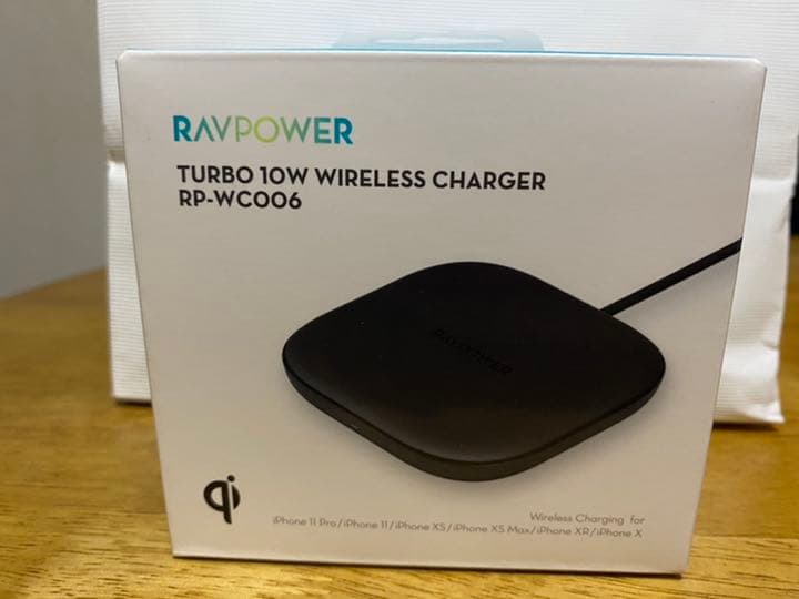 【未使用】コードレススマホ充電器　RAVPOWER（対応機種写真に貼ってます）