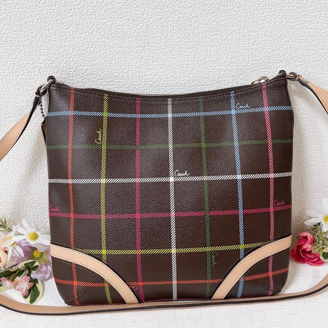 極美品★COACH コーチ ショルダーバッグ 斜め掛け PVC×レザー チャーム
