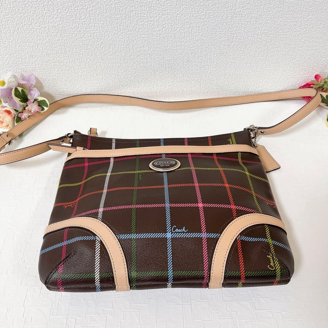 極美品★COACH コーチ ショルダーバッグ 斜め掛け PVC×レザー チャーム