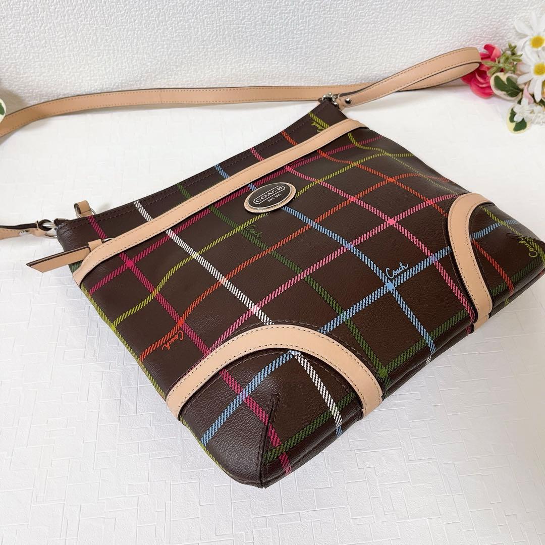 極美品★COACH コーチ ショルダーバッグ 斜め掛け PVC×レザー チャーム