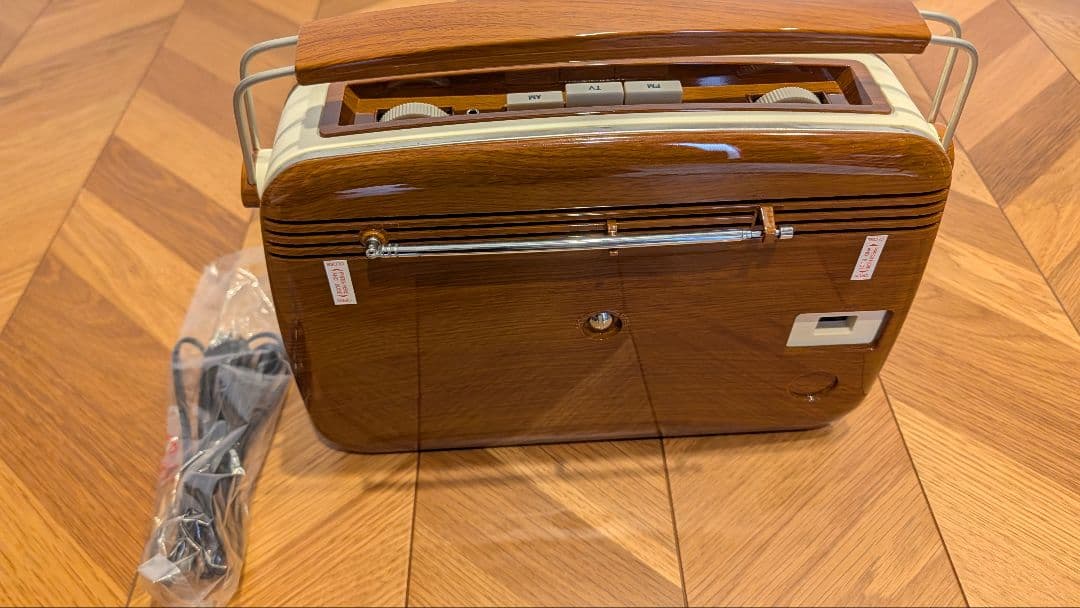 BUSH RADIO TR82 ラジオ 復刻モデル 新品未使用 ウエストクリーク