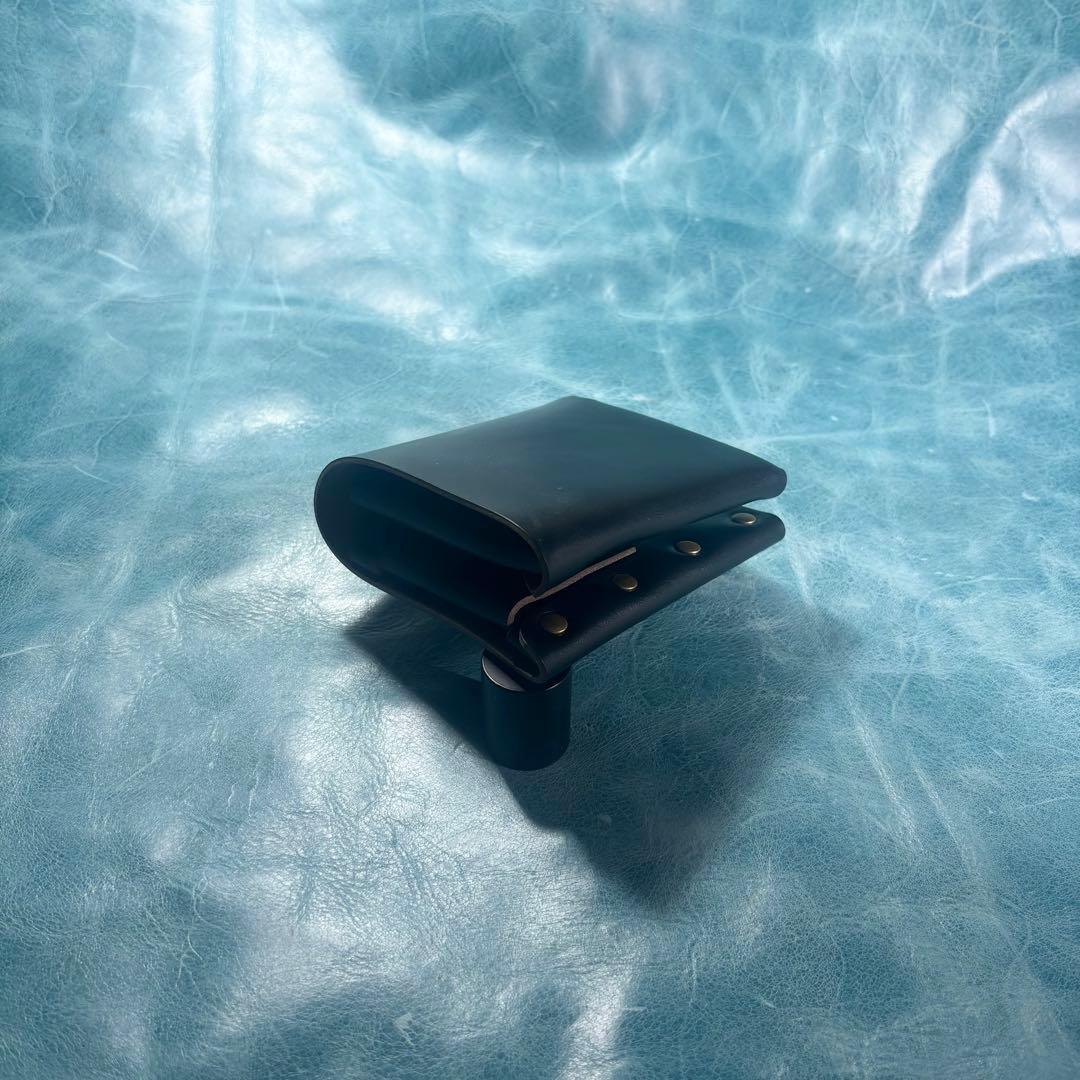 ハンドメイド　二つ折り　革財布　クロムエクセル　黒色　真鍮　cx-hw-000