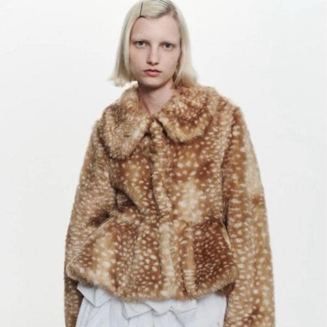 ジャケット・アウター Bibiy. DORA PEPURAMU FUR COAT