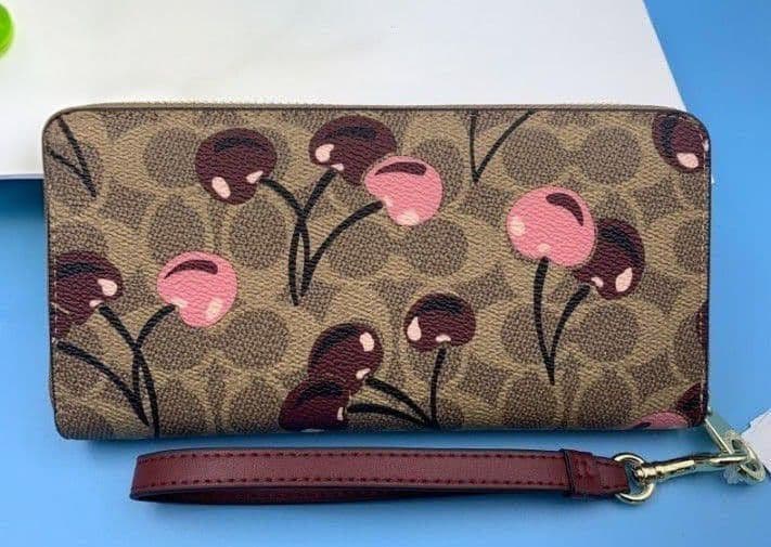 新品未使用コーチ長財布チェリーさくらんぼ柄ブラウンレディースメンズ送料無料