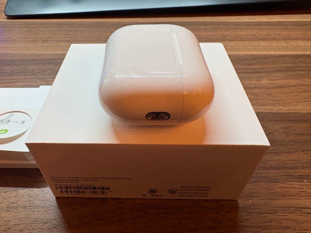 AirPods Pro3 ホワイト 右耳➕充電ケース付き