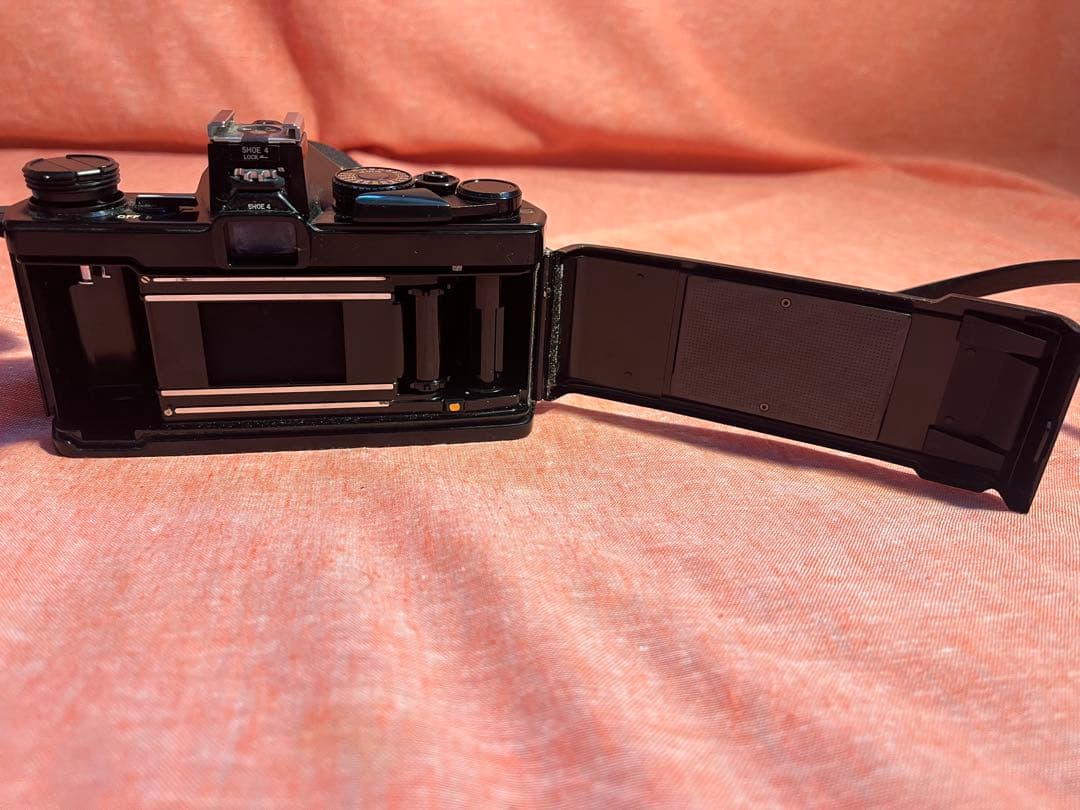 OLYMPUS OM-1 一眼レフカメラ 35-70mmレンズ付き　ジャンク　黒