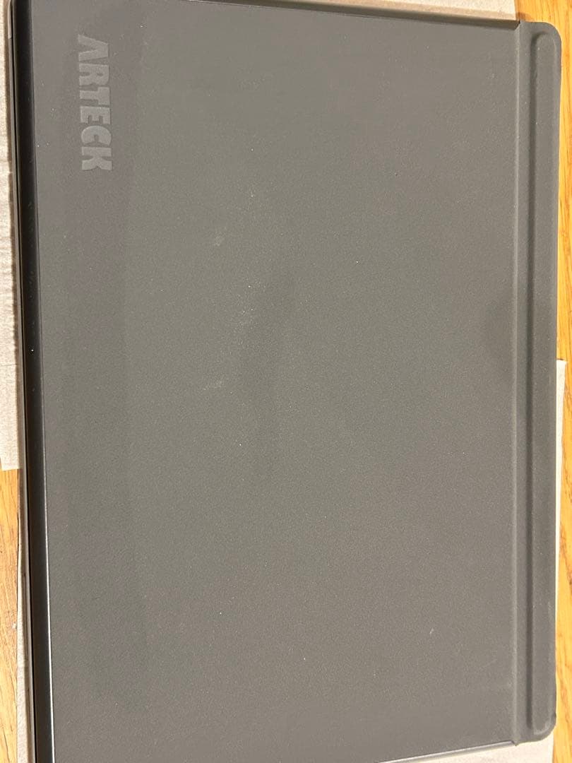 Microsoft Surface GO2 本体と充電器