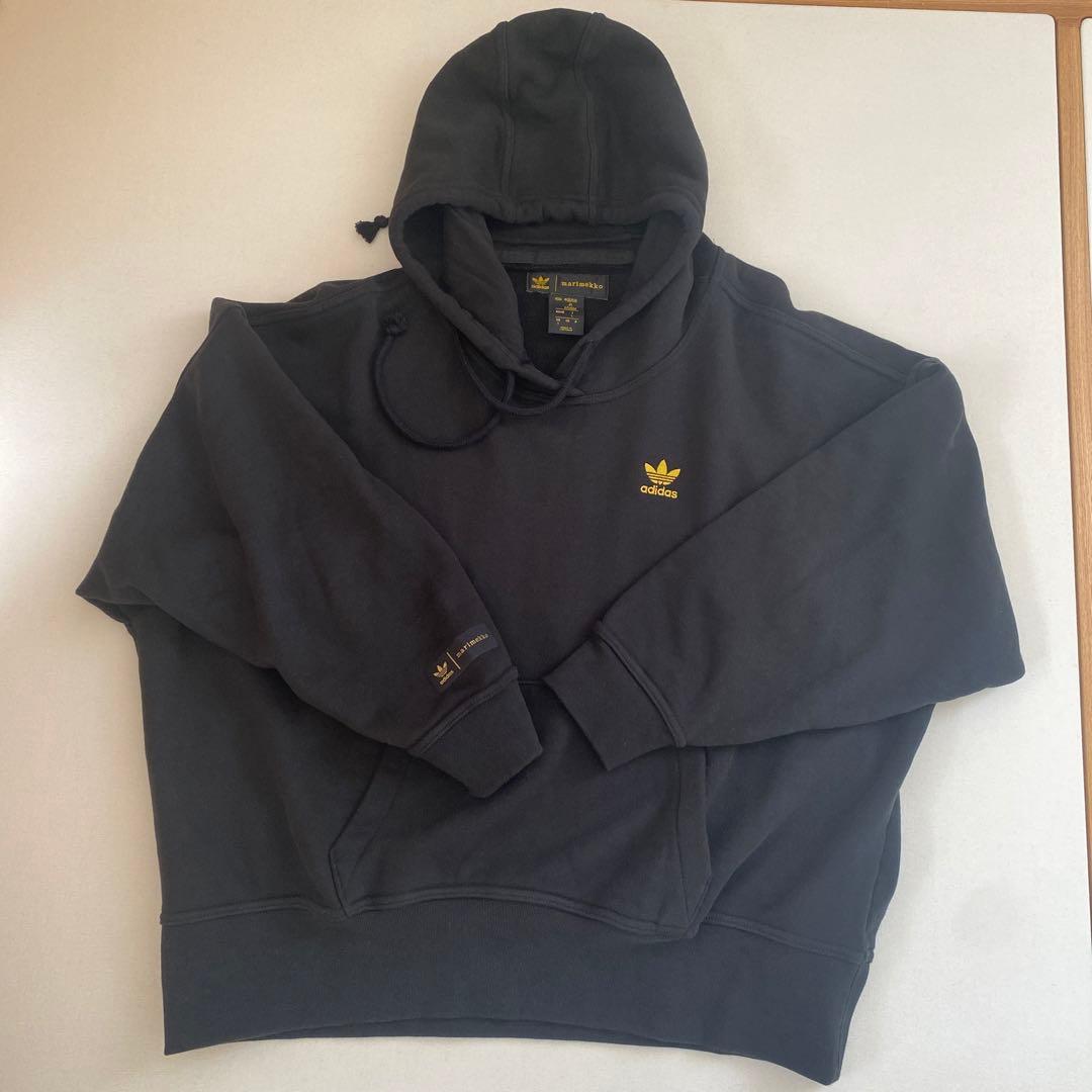 マリメッコadidasコラボパーカー