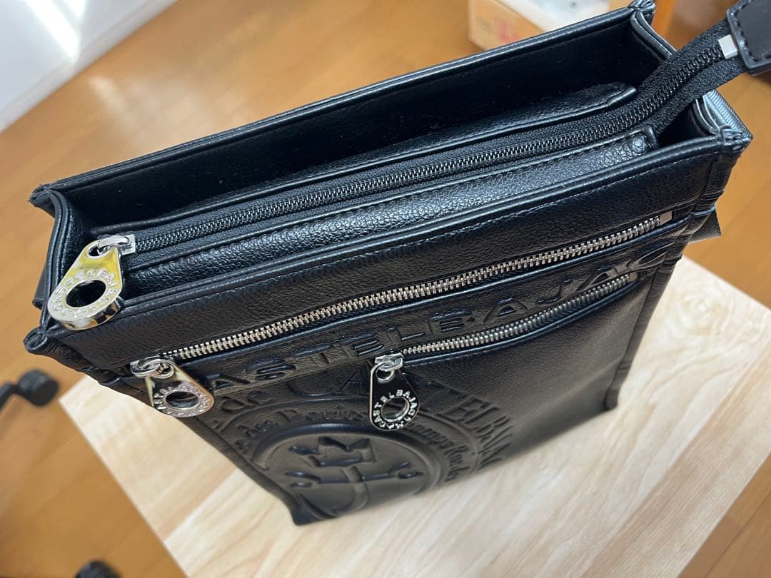 CASTELBAJAC ブラックレザーショルダーバッグ