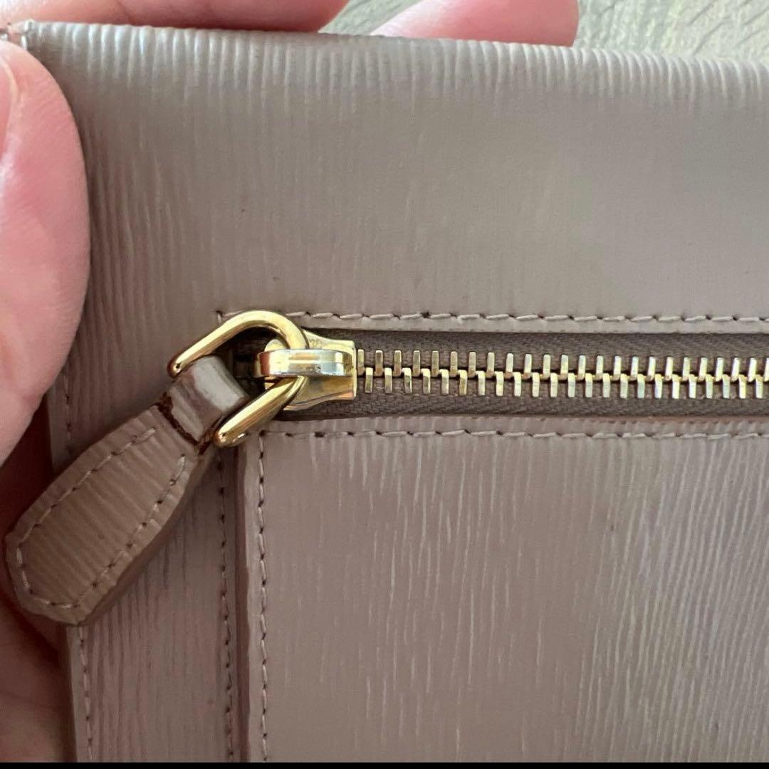 プラダ レター型長財布 ウォレット サフィアーノ