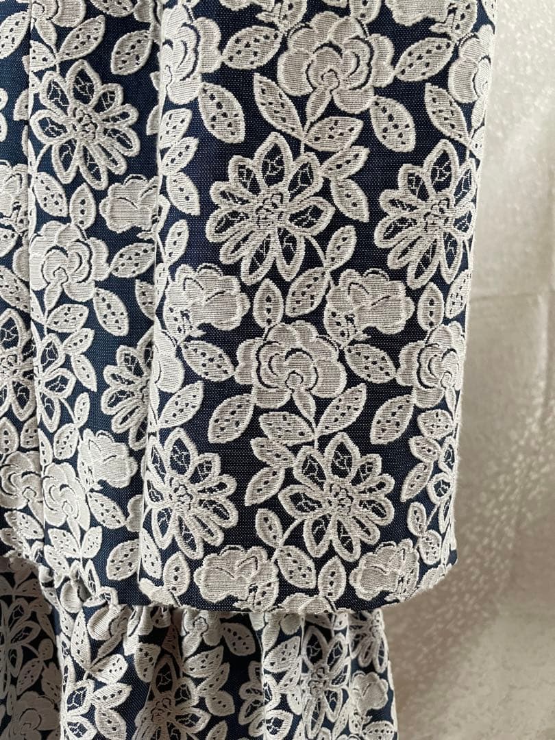 【1/6迄初売り値下げ】ジャガードレース刺繍花柄フリルコートパフスリーブ