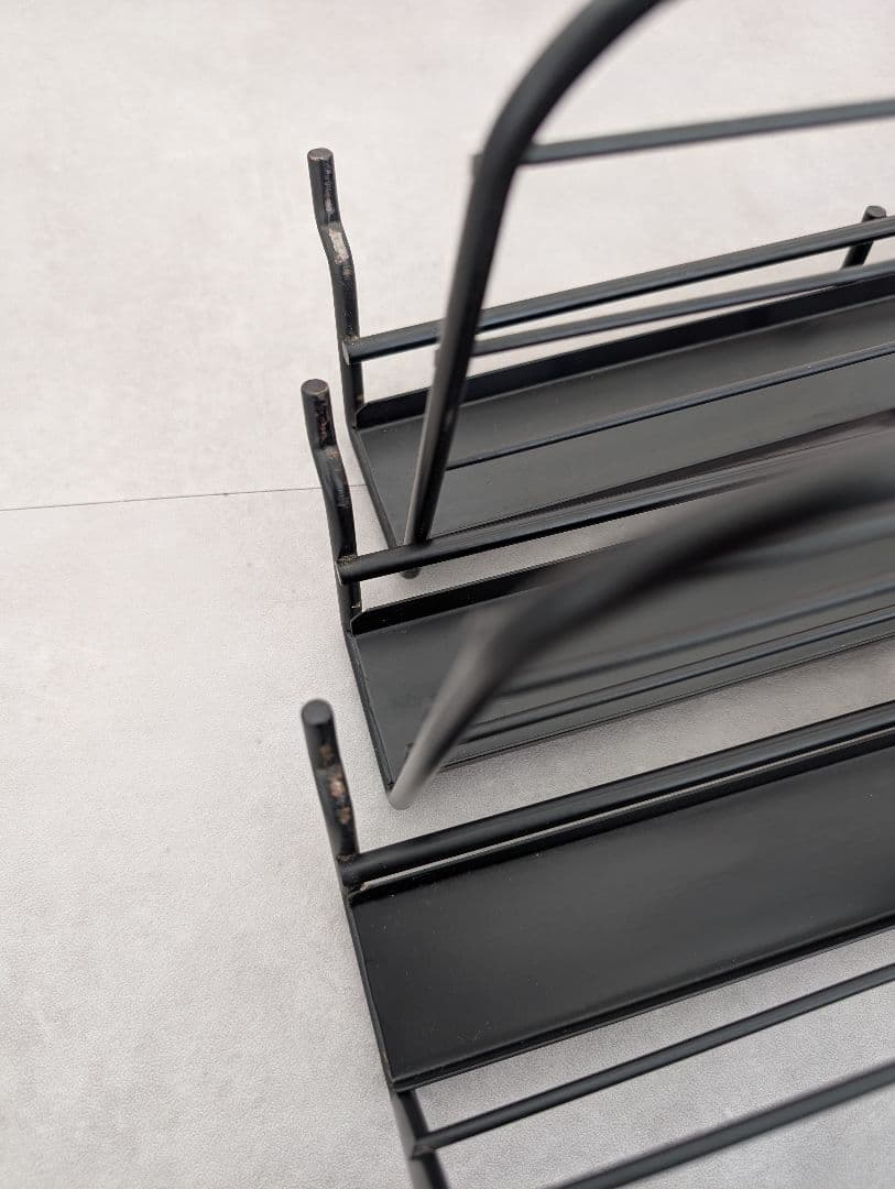 USED/スチール マガジンラック 黒×赤 モダン ミニマルデザイン