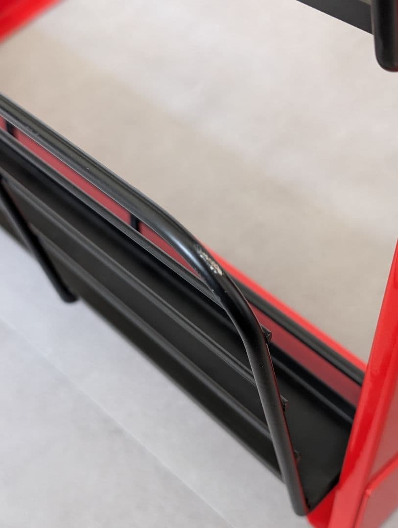 USED/スチール マガジンラック 黒×赤 モダン ミニマルデザイン