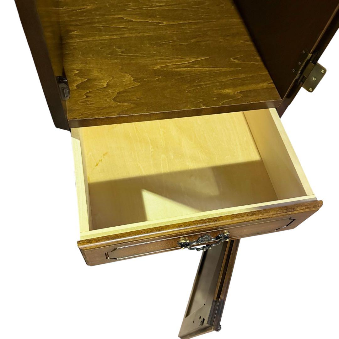 HR636 【美品】希少デザインkarimoku コロニアルスリムカップボード