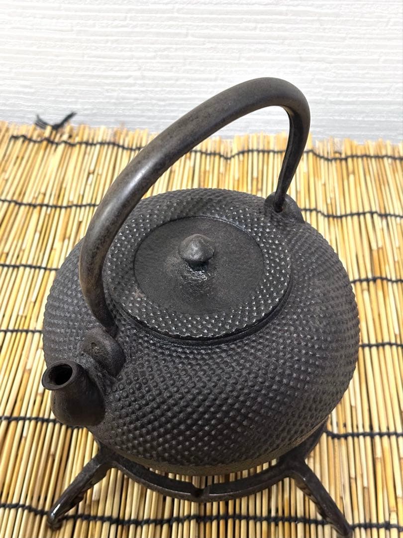 未使用品コンディション　南部釜師造　天明形１２型アラレ 鉄瓶 南部鉄瓶 南部鉄器