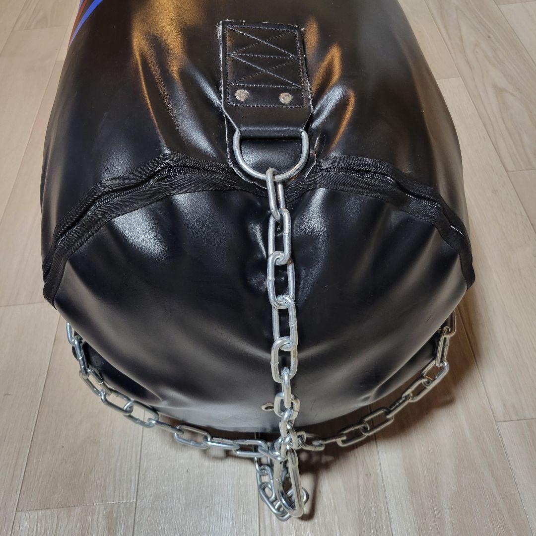 送料込み　美品　サンドバッグ　40キロ　　黒　吊り下げ