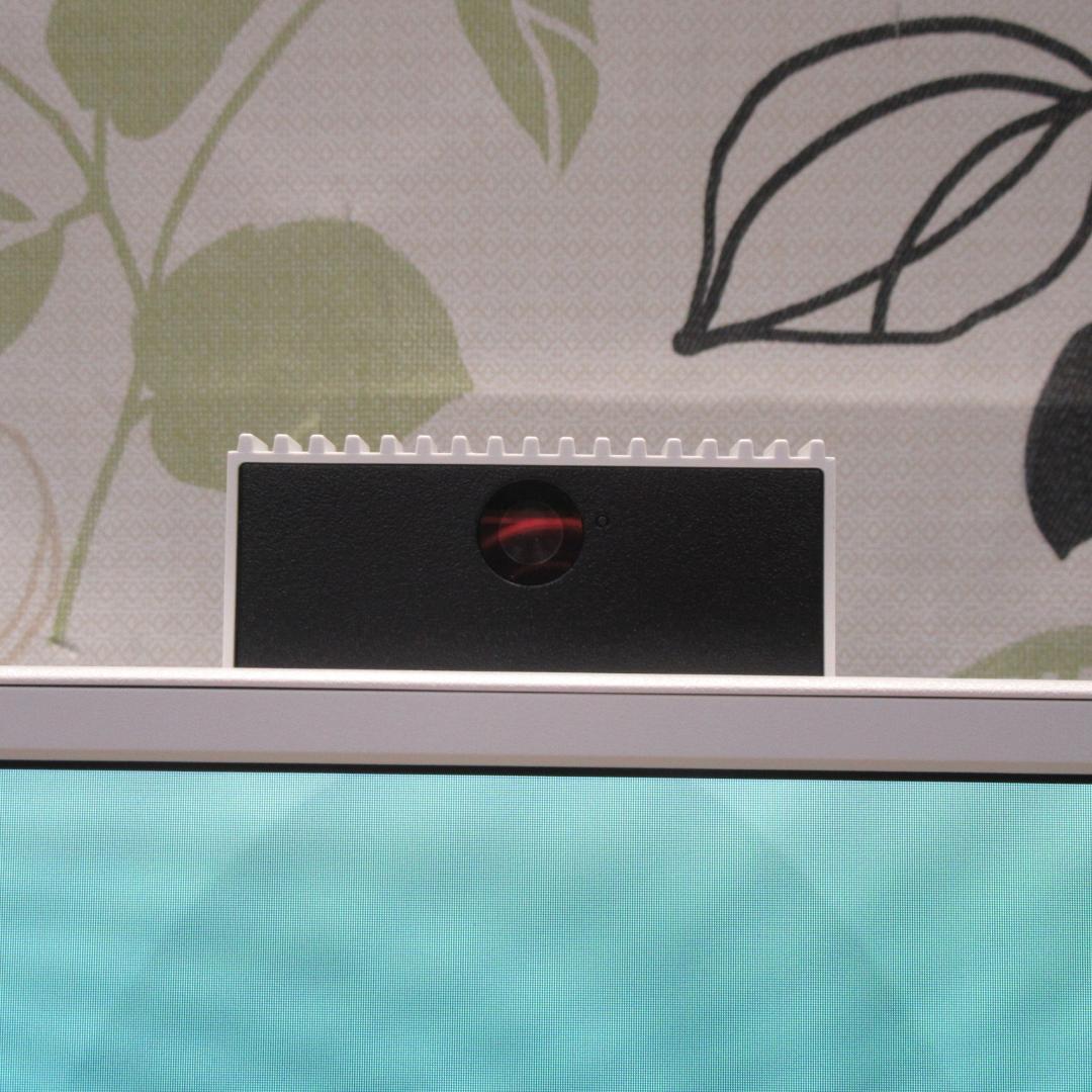 人気の白！Win11公式対応8世代Corei3/メモリ8/SSD+HDD/カメラ