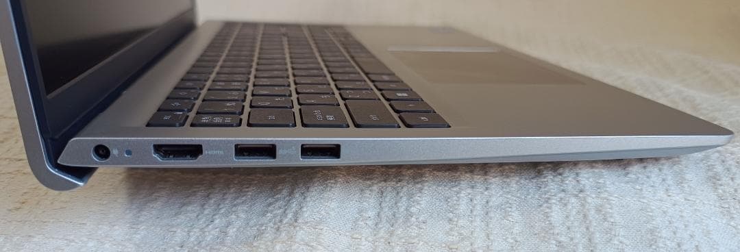 DELL Inspiron 15 3520 第11世代corei5搭載