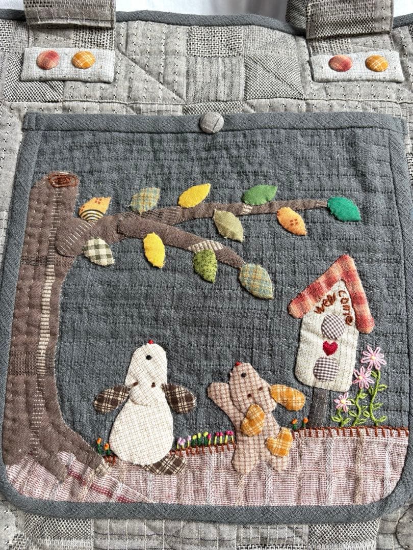 ハンドメイドパッチワーク　2way使い　大きめバック　ハウスと花とスー NO49