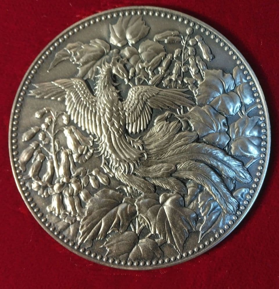 2枚組　1982年 500円白銅貨発行記念銀メダルなど