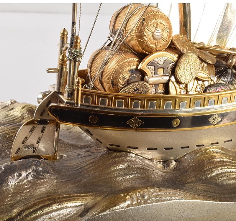 三越謹製　銀製刻印　宝船　約261ｇ　置物　ガラスケース付　D　R5089C