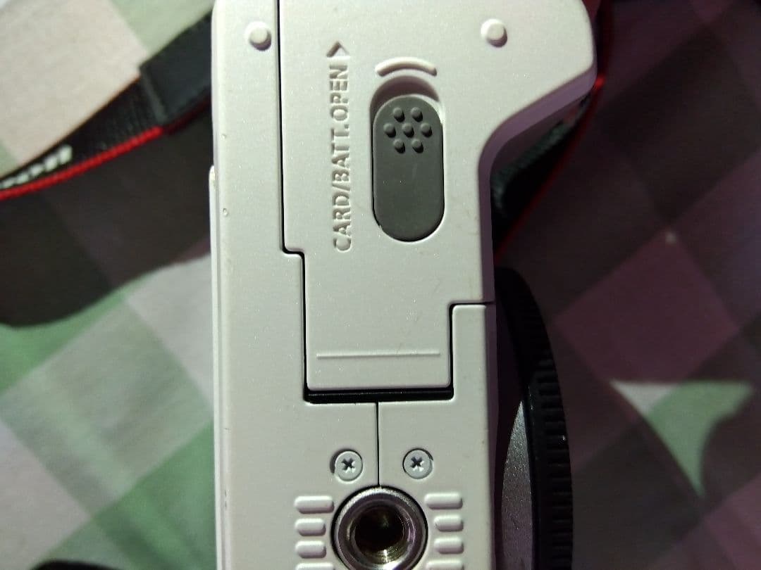 Canon EOS kiss m ホワイト ダブルズームレンズキット