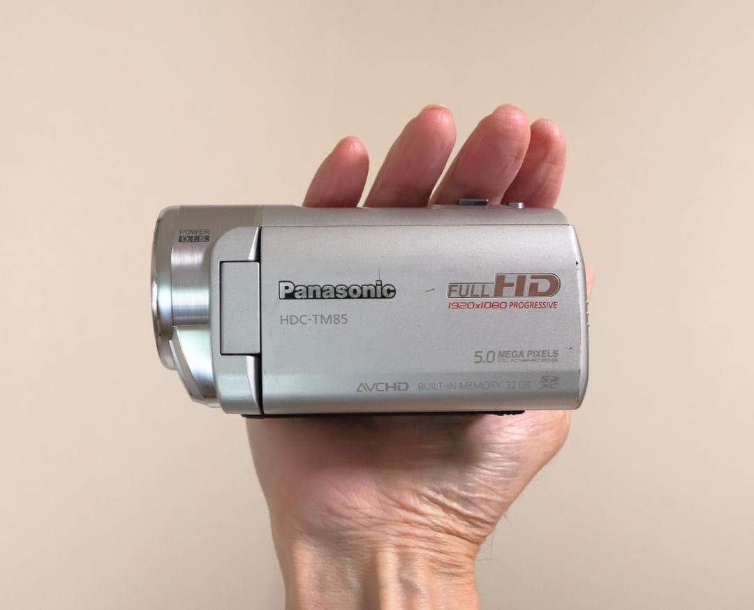 Panasonic HDC-TM85 フルハイビジョンビデオカメラ