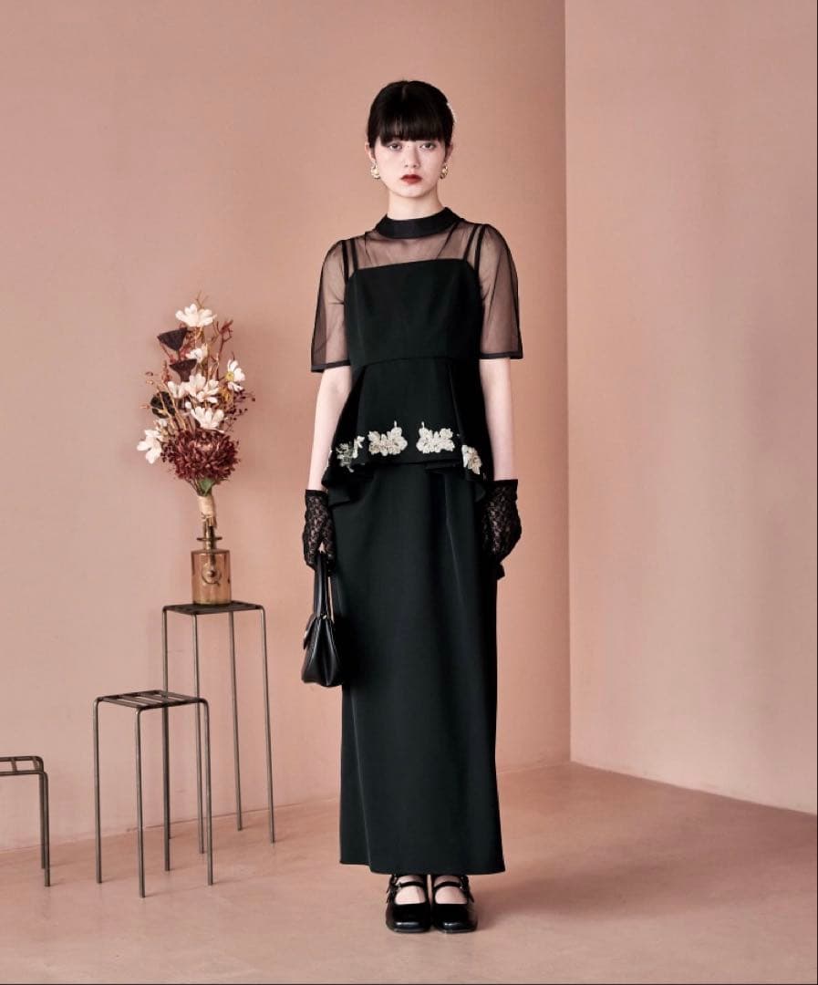 【美品】刺繍ペプラムビスチェ＆Iラインドレスセットアップ　ブラック