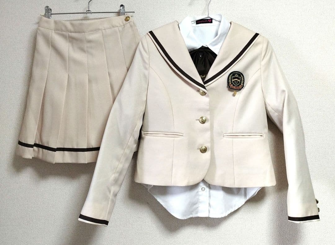 ピンクラテ　卒服　アイボリー 制服風 フォーマルスーツ