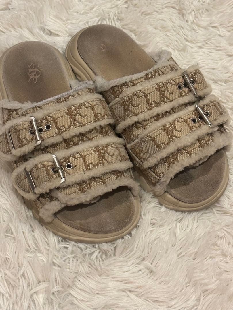 ディオール × トラヴィススコット カクタスジャック ボアサンダル