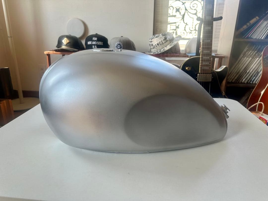 送料込み！エストレヤ 純正タンク シルバー BJ250A キャブ車