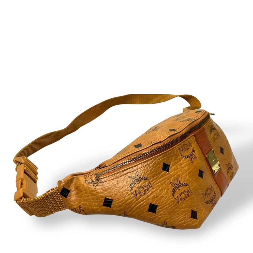 【美品】MCM エムシーエム　ボディバッグ　レザー　ヴィセトス柄　コニャック