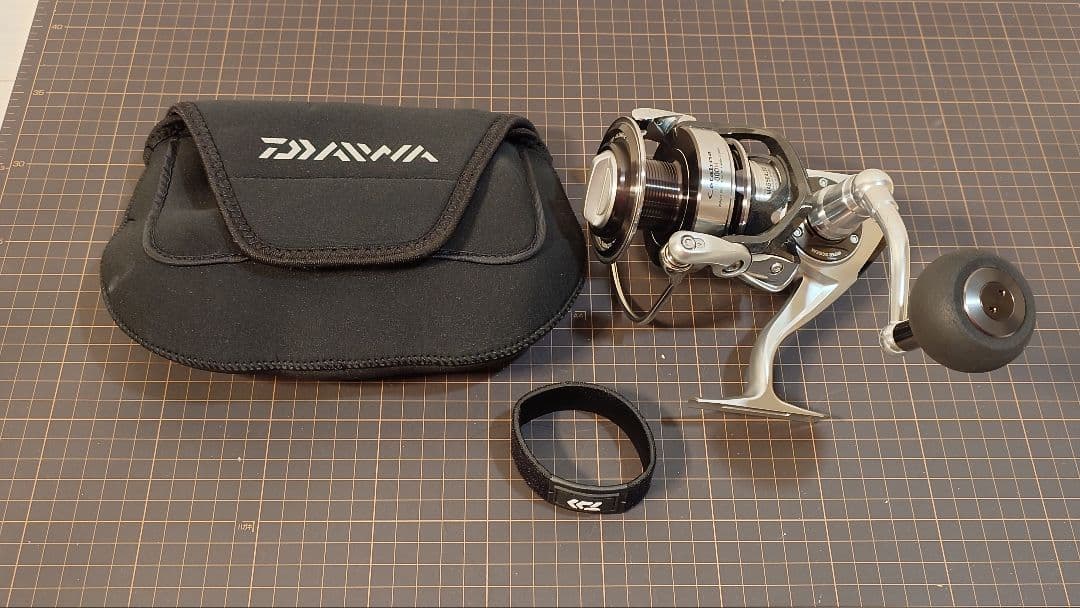 DAIWA スピニングリール キャタリナ5000H 収納ケース付き