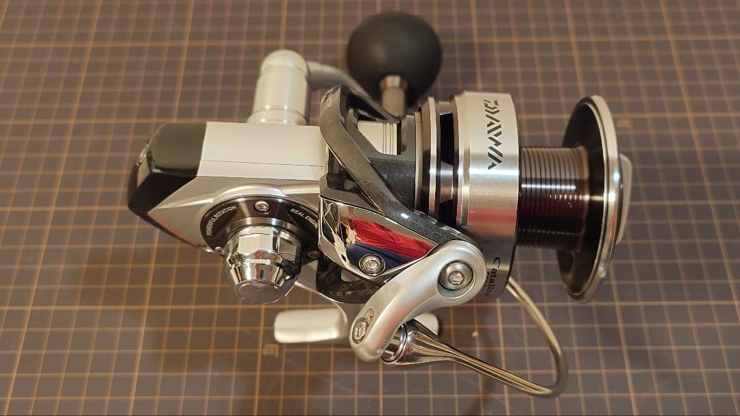 DAIWA スピニングリール キャタリナ5000H 収納ケース付き