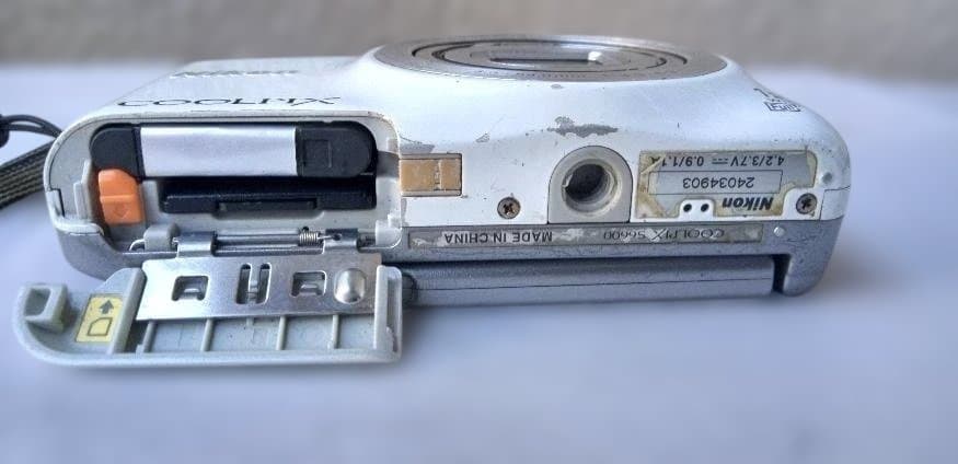 Nikon COOLPIX S6600ホワイト