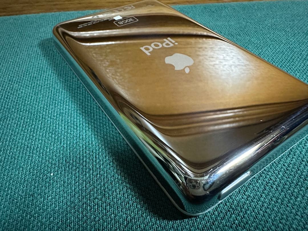 新品同様 iPod Classic 5.5世代　30GB MA444J