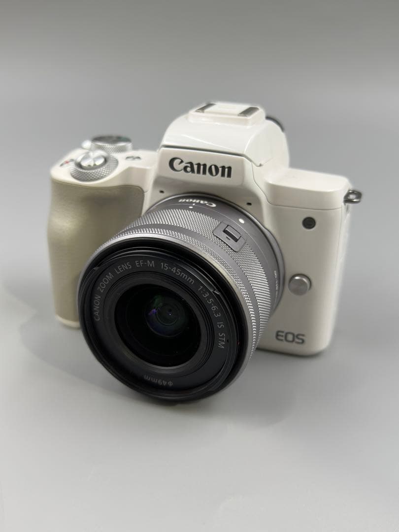 ☆Canon EOS Kiss M ホワイト EOSKISSMWH-BODY