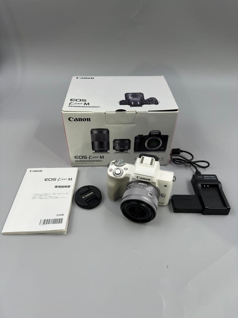 ☆Canon EOS Kiss M ホワイト EOSKISSMWH-BODY