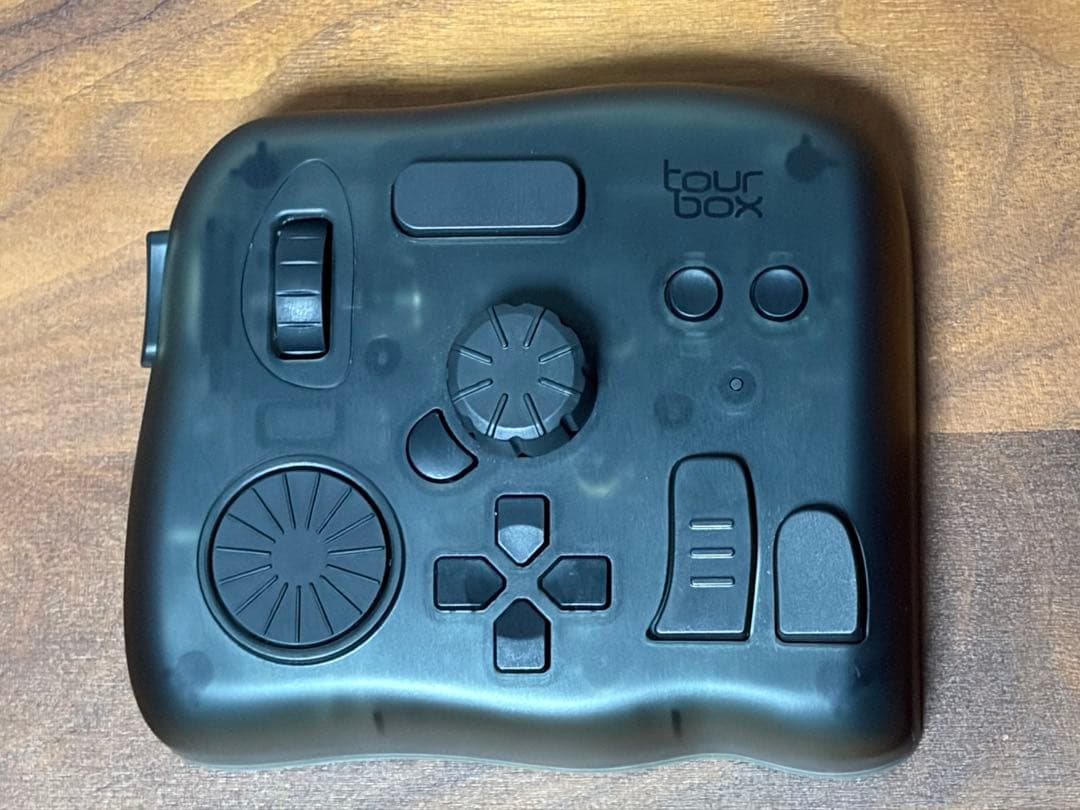 Tourbox Elite 左手デバイス