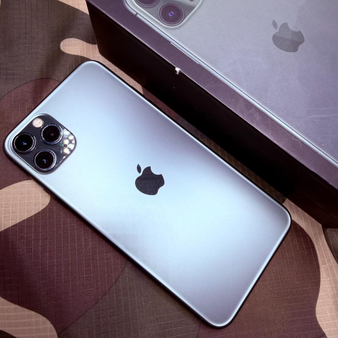 フリーSIM.アップル、iPhone 11 Pro Max/68GB.付属品多数