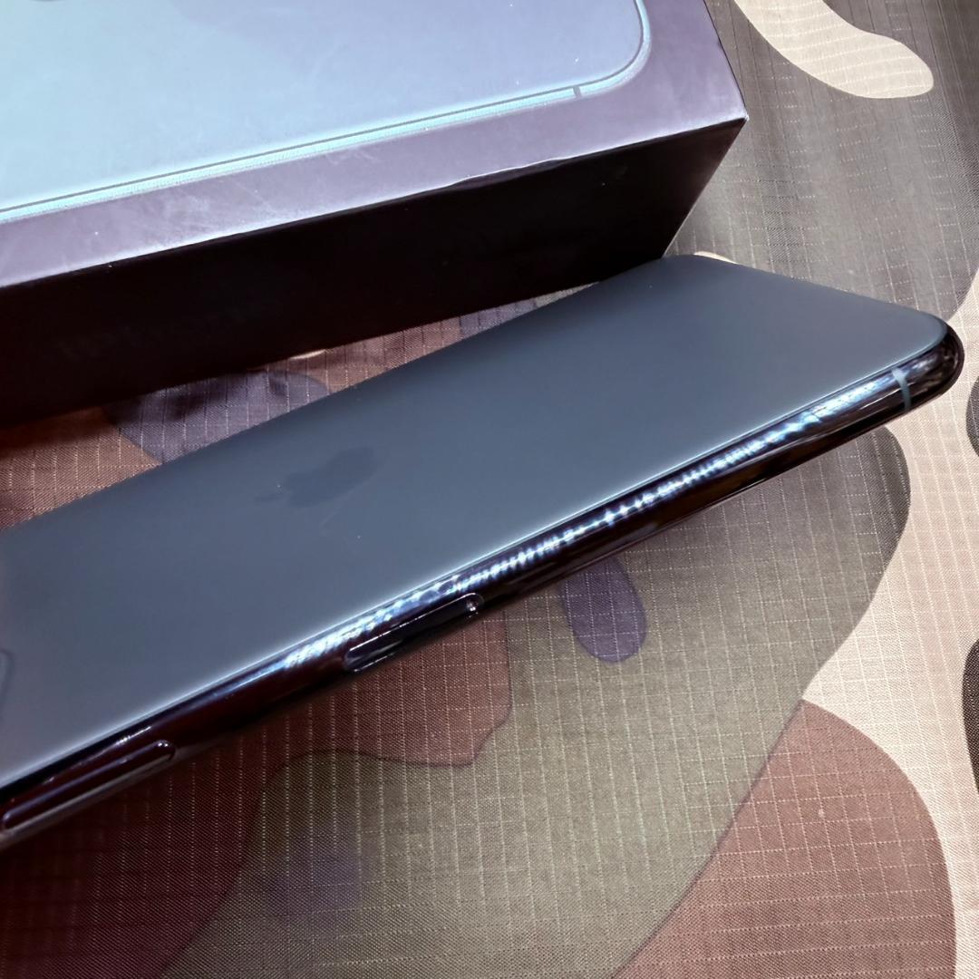 フリーSIM.アップル、iPhone 11 Pro Max/68GB.付属品多数