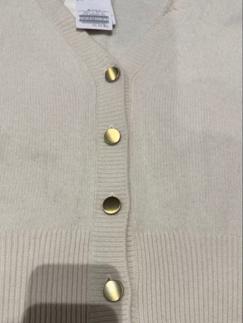 新品未使用タグ付き　NOBLE カシミヤ混Vネックパフスリーブカーディガン　白