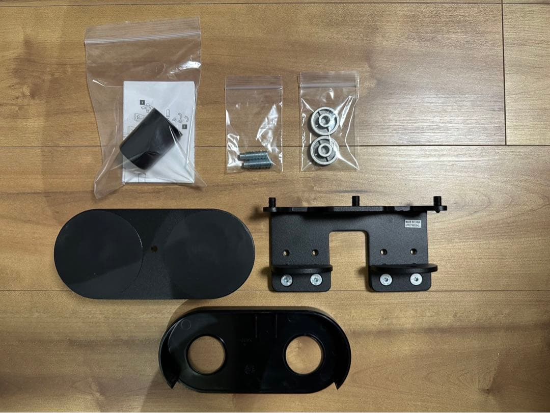 ハーマンミラー　CBS Flo Dual Clamp Black