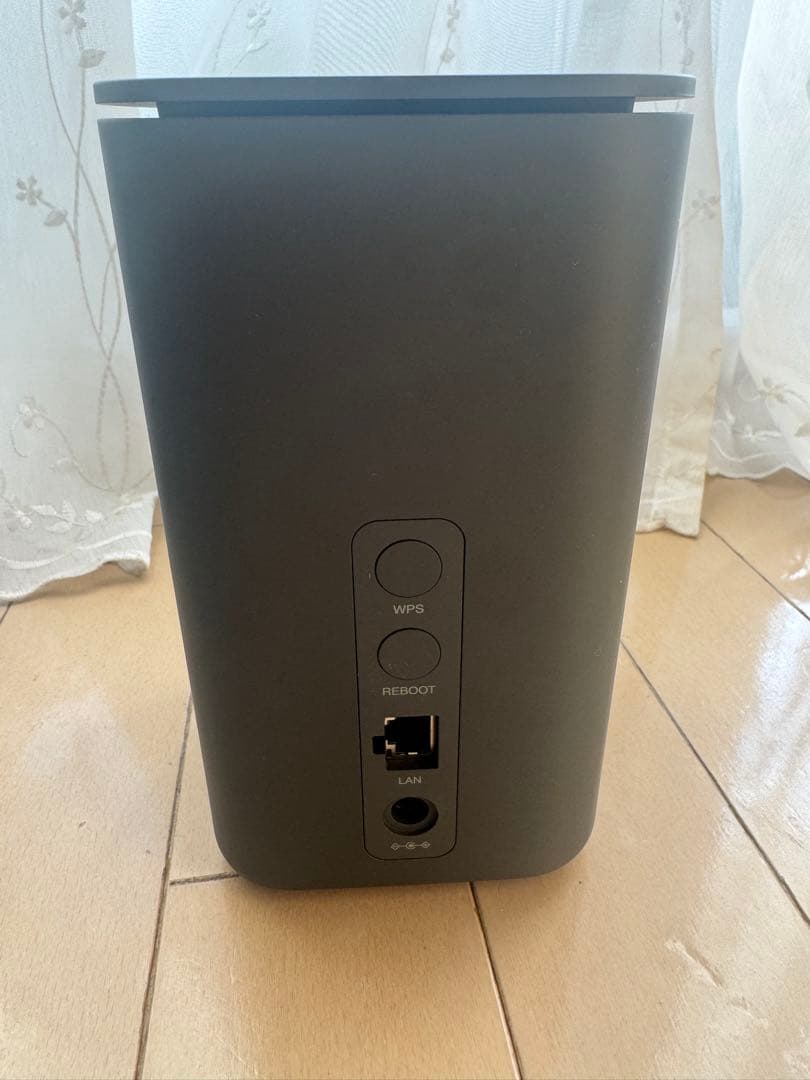 docomo  5G HR01 本体 付属品あり 初期化済み