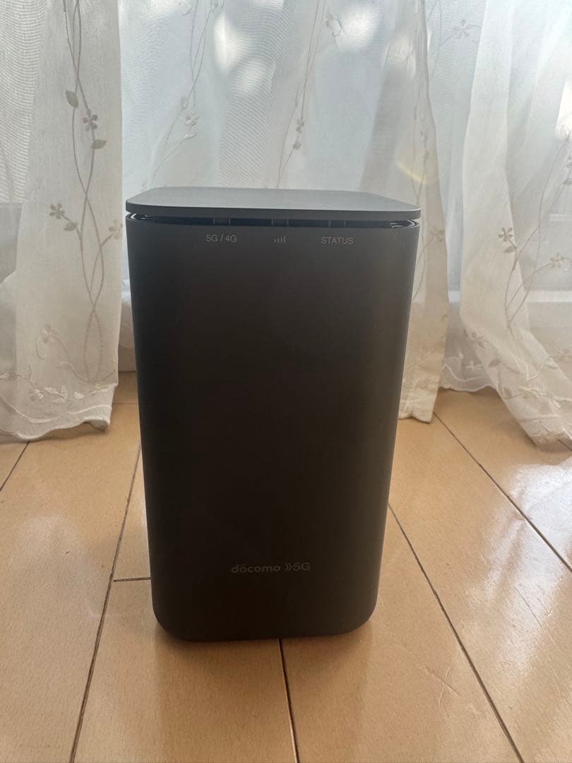 docomo  5G HR01 本体 付属品あり 初期化済み