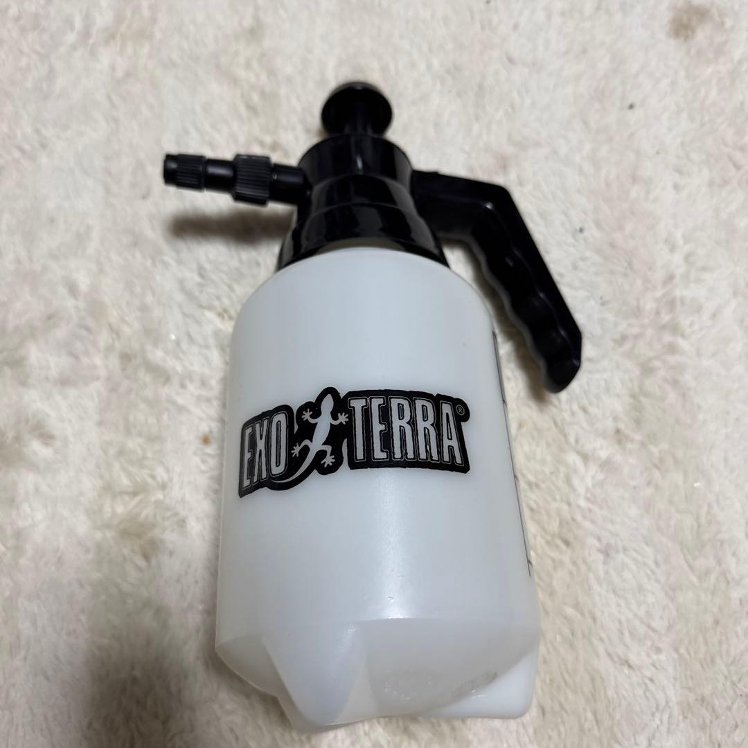 お*い様 爬虫類用品②