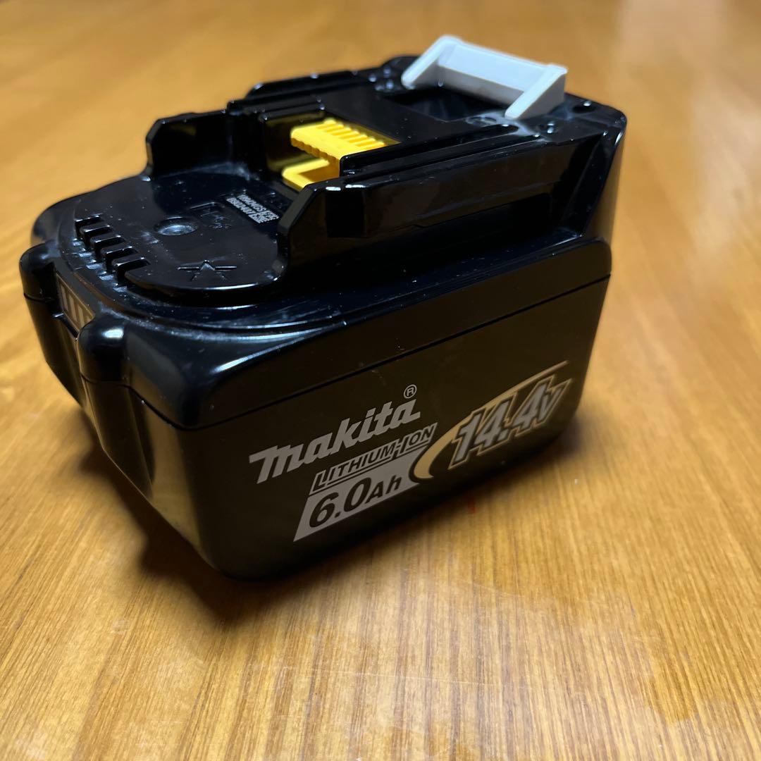 マキタ　makita 充電式クリーナー CL142FD 掃除機