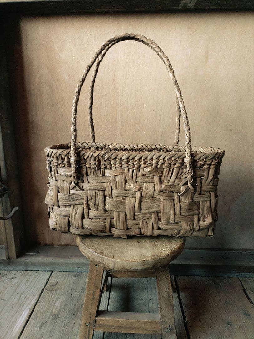 ア*子様 信州安曇野の山葡萄肩がけ籠バック。里山手仕事。