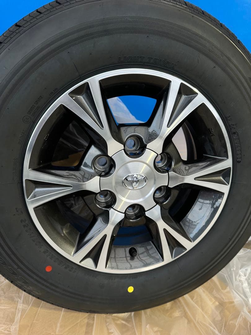 ★新車取り外し★新品タイヤ★ハイエースアルミホイール4本