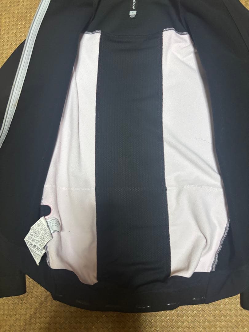 アソス　サイクルジャケット 黒/赤 フルジップ冬用